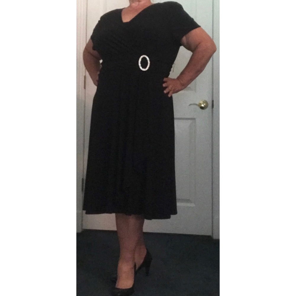 Black cocktail dress with rhinestone accent Sz 22